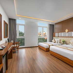 Prague Da Nang Beach Hotel